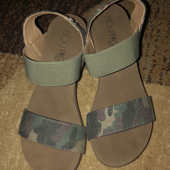 Boutique by corky sandal camo - Picture 1 of 6